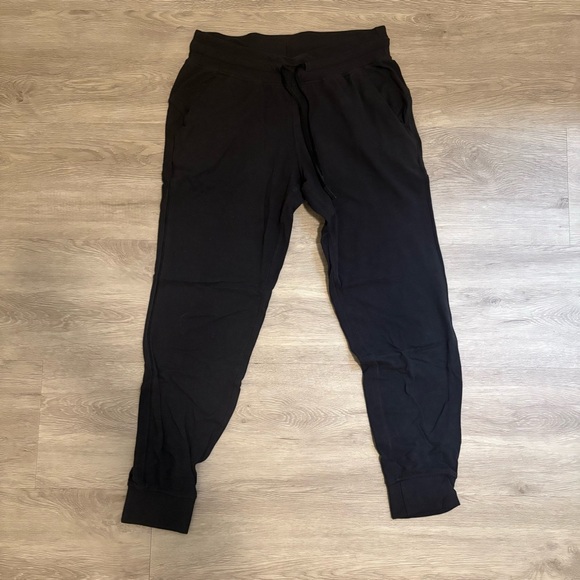 Women’s Lululemon Joggers - Picture 1 of 3